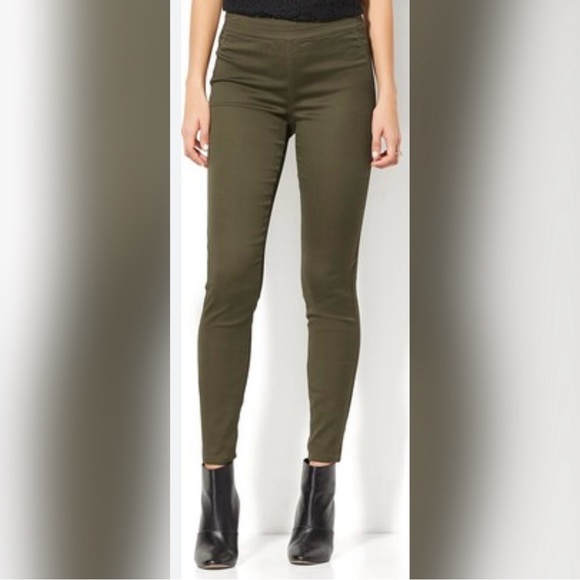 New York & Company Pants - New York & Company SoHo Olive Pull-On Leggings